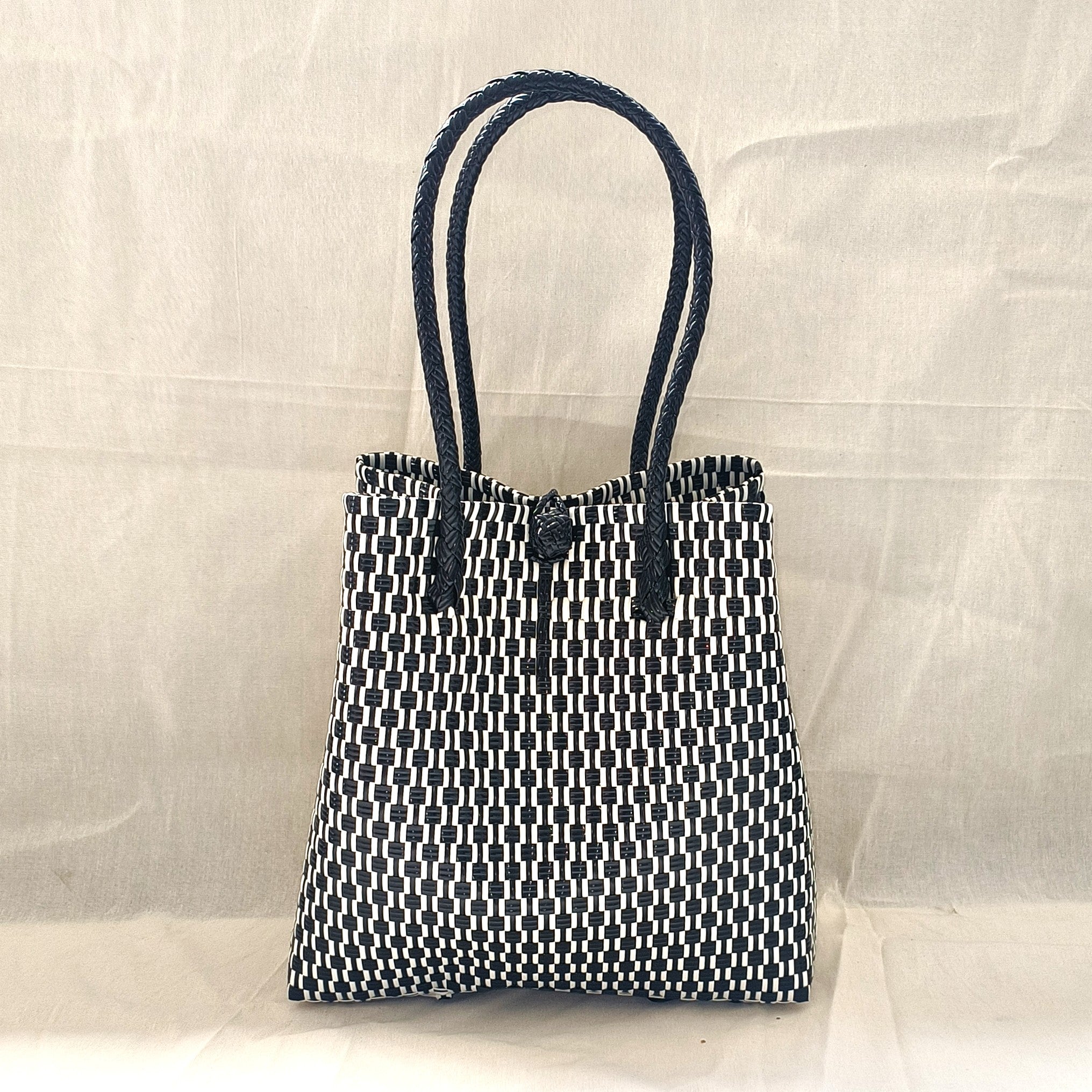 Grid Noir – Chic Collection Black & White Tote