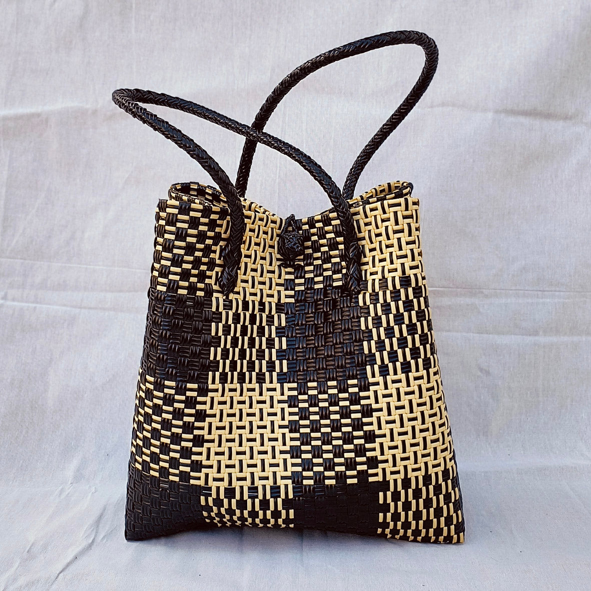 Mochaccino Tote – Black & Beige Recycled Bag from Chic Collection