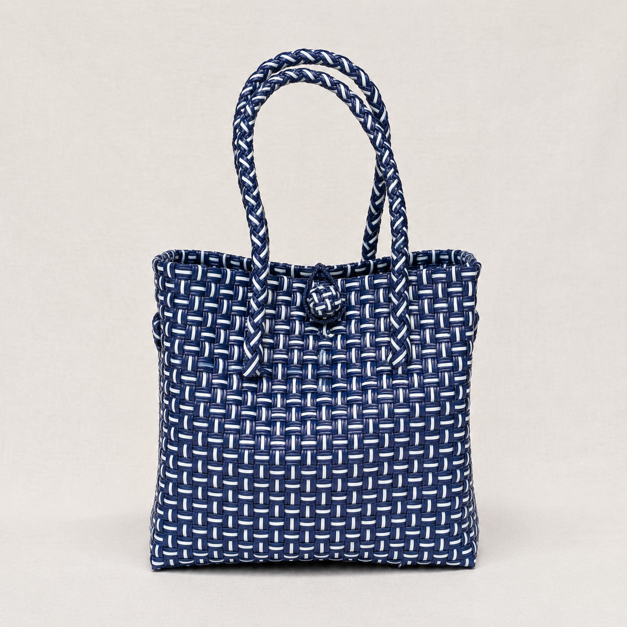 Nautical - Evokes sea adventure and classic marine design from Oceania collection