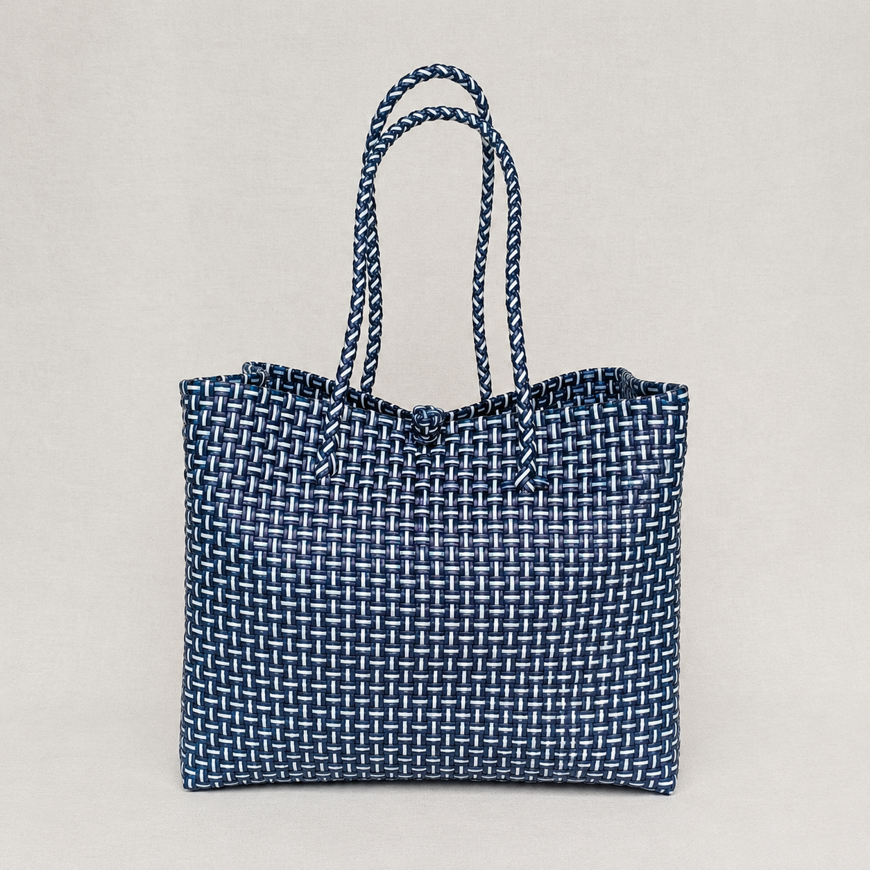 Nautical - Evokes sea adventure and classic marine design from Oceania collection