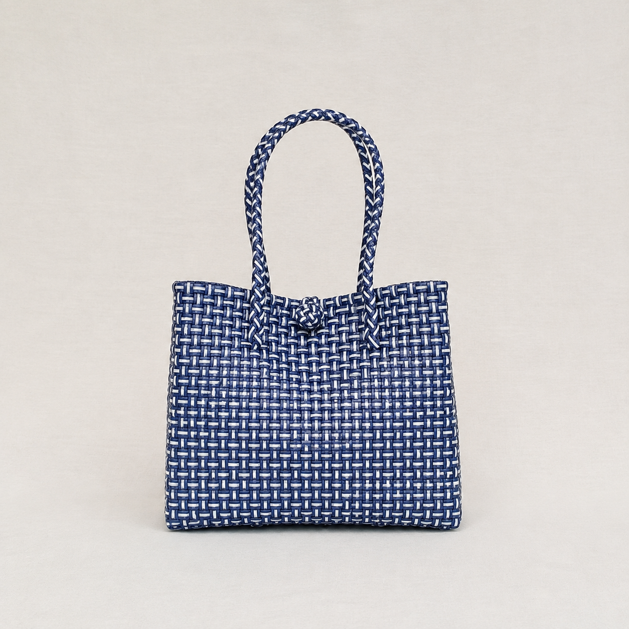 Nautical - Evokes sea adventure and classic marine design from Oceania collection