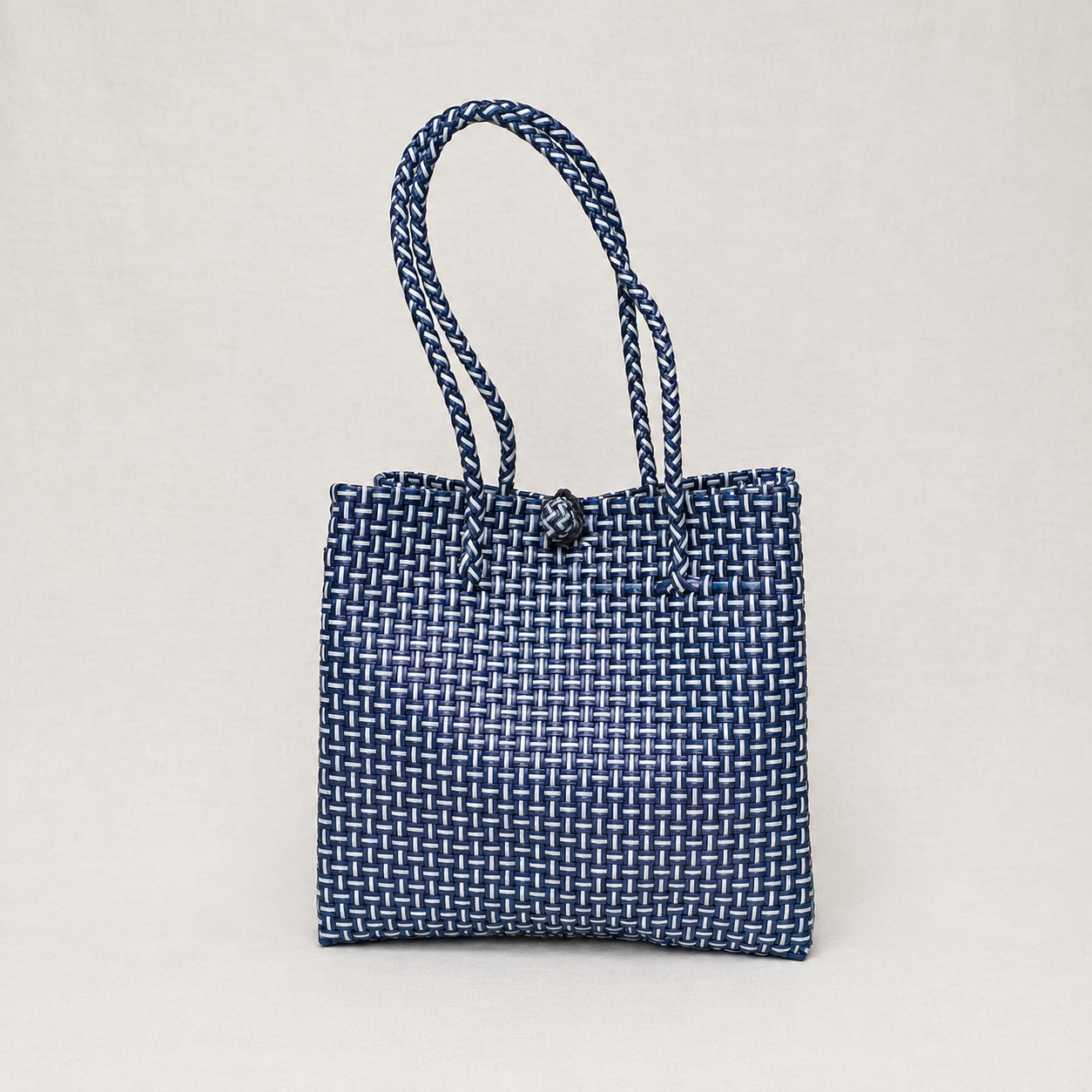 Nautical - Evokes sea adventure and classic marine design from Oceania collection