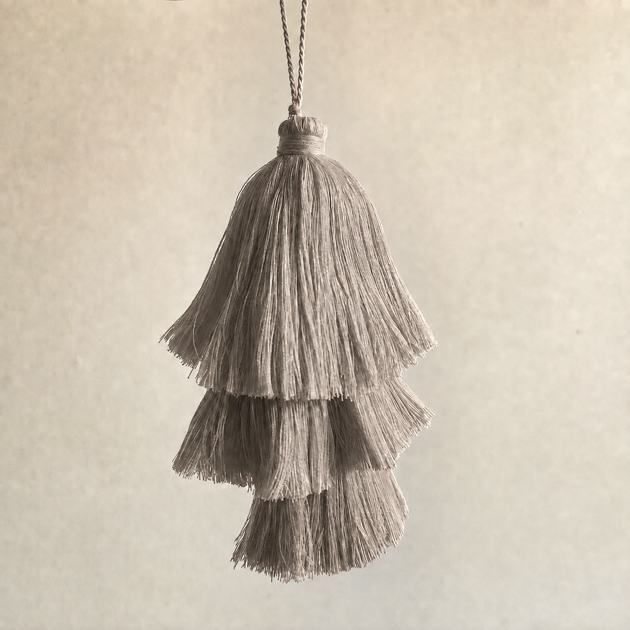 TRIPLE TASSEL TOTEM - 11cm PEWTER