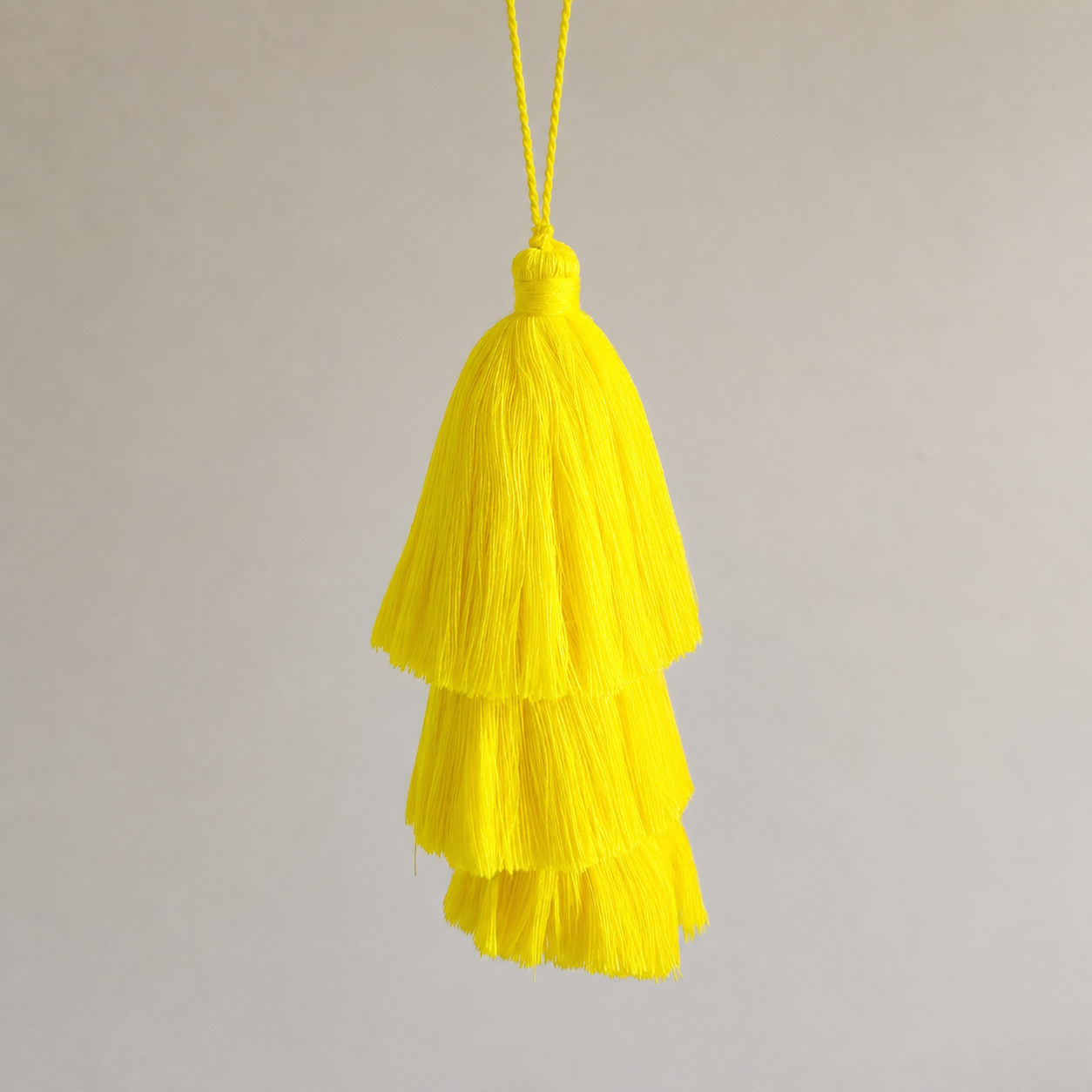 TRIPLE TASSEL TOTEM - 15CM LEMON YELLOW