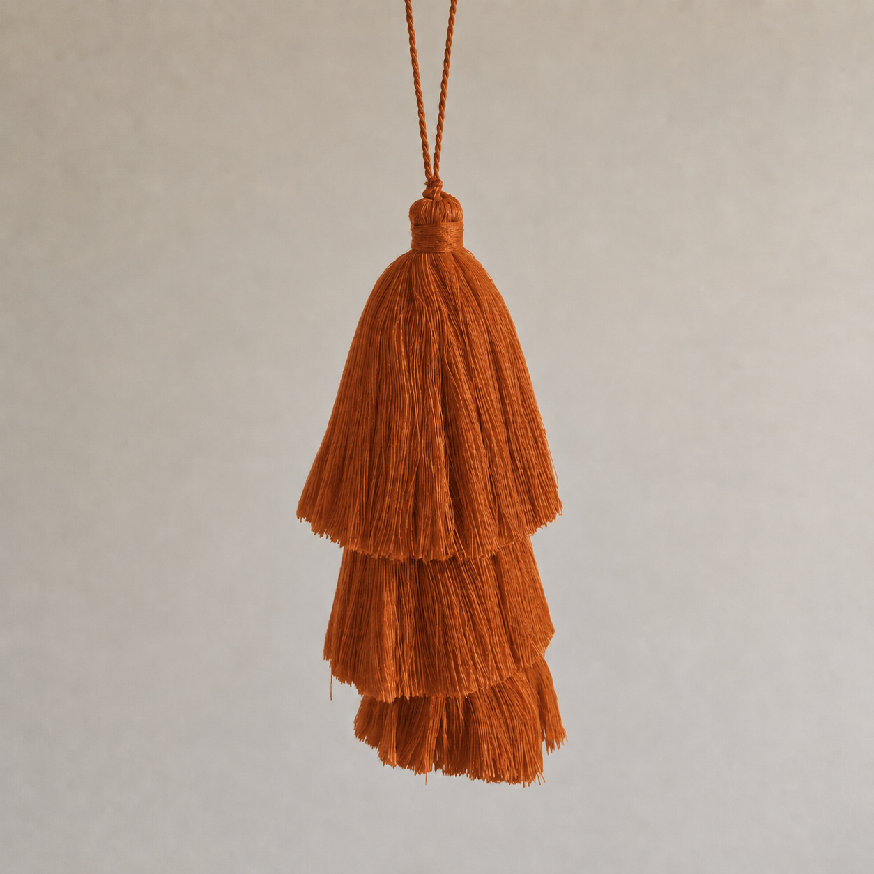 TRIPLE TASSEL TOTEM - 15cm RUST